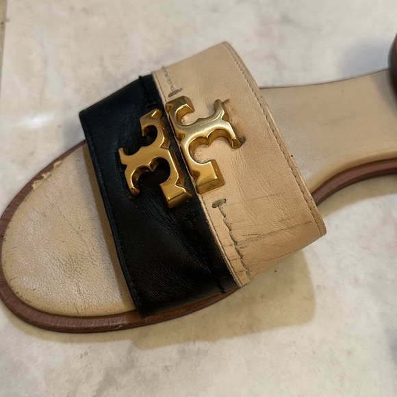 Tory Burch Sandals. - Picture 2 of 6
